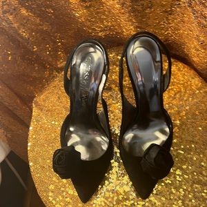 Guess by Marciano Satin Flower pointed-toe Slingback Heels Black Sz.7